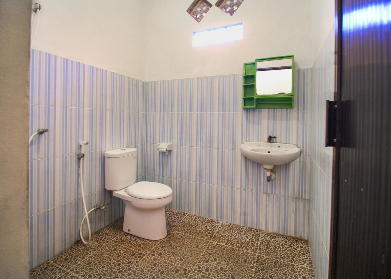 Balengku Homestay Гили Еър Екстериор снимка
